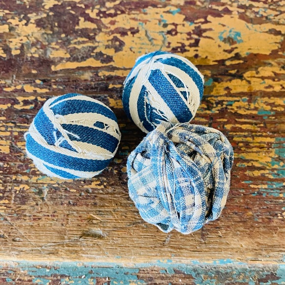 ♥️ Vintage ♥️ Old Miniature Blue & White Rag Balls - Picture 2 of 5